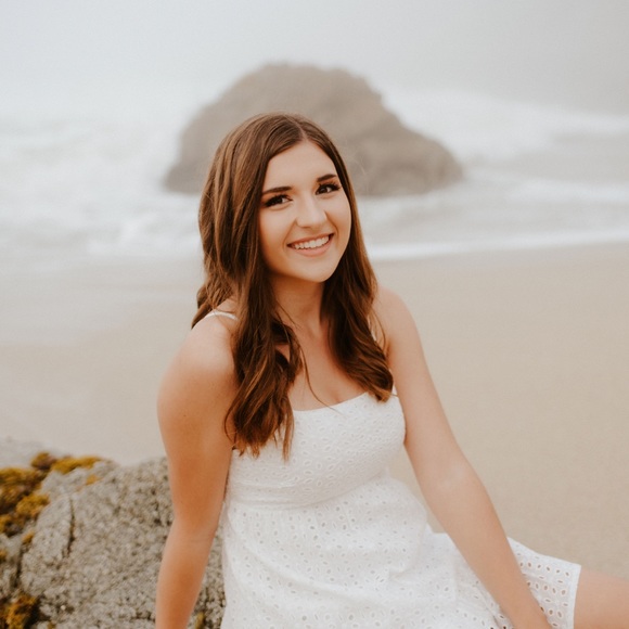 Meet your Posher, Keelie - Picture 3 of 3